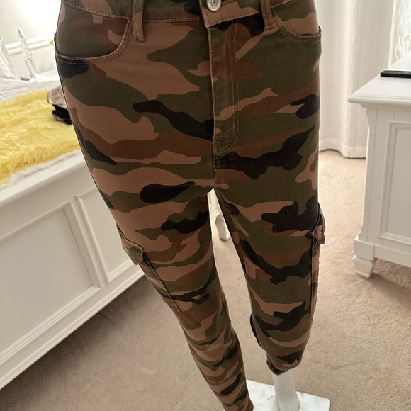 H&M CAMOUFLAGE CARGO PANTS SIZE 6 - Picture 1 of 8